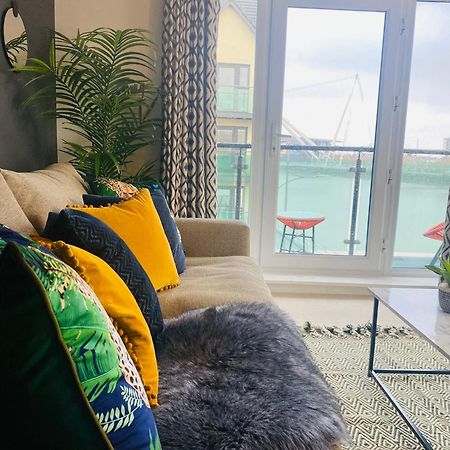 Luxury 2 Bedroom Waterfront Apartment With Balcony Newport  Extérieur photo