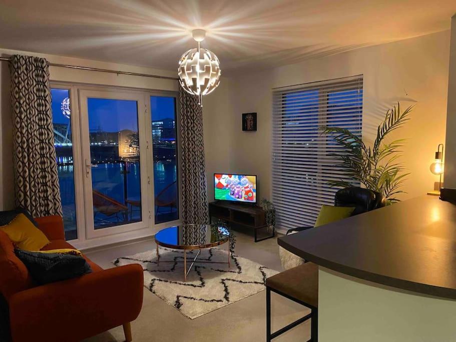 Luxury 2 Bedroom Waterfront Apartment With Balcony Newport  Extérieur photo