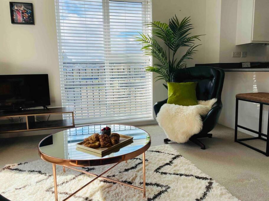 Luxury 2 Bedroom Waterfront Apartment With Balcony Newport  Extérieur photo