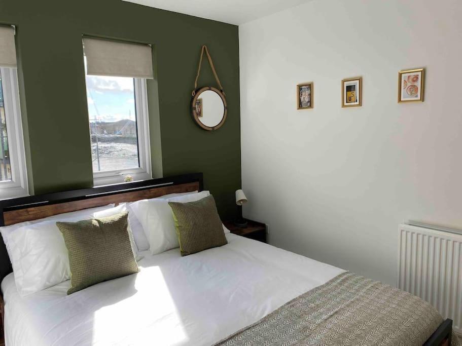 Luxury 2 Bedroom Waterfront Apartment With Balcony Newport  Extérieur photo