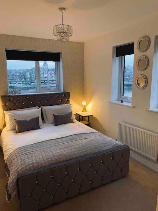 Luxury 2 Bedroom Waterfront Apartment With Balcony Newport  Extérieur photo