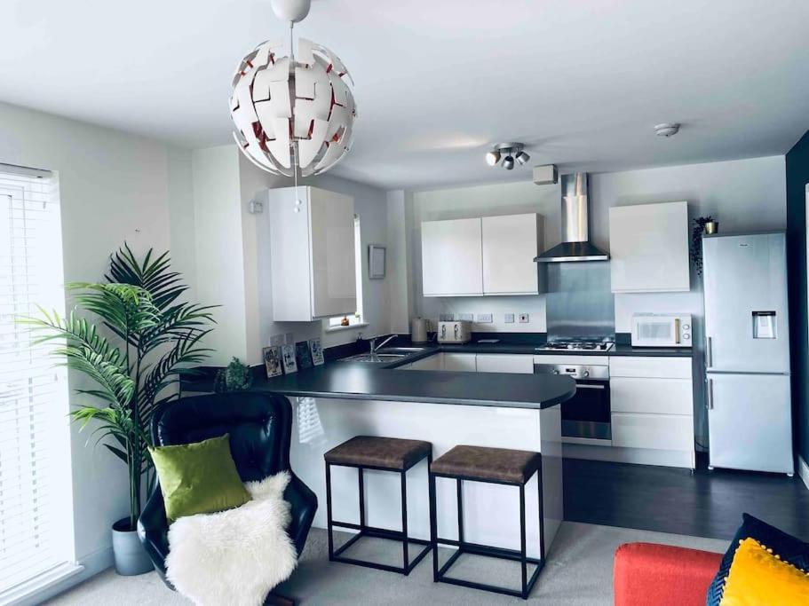 Luxury 2 Bedroom Waterfront Apartment With Balcony Newport  Extérieur photo